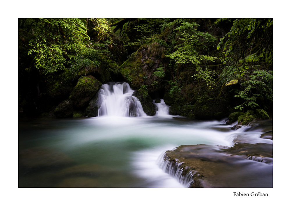 photographie de cascade sur la loue, dans les gorges de Nouailles